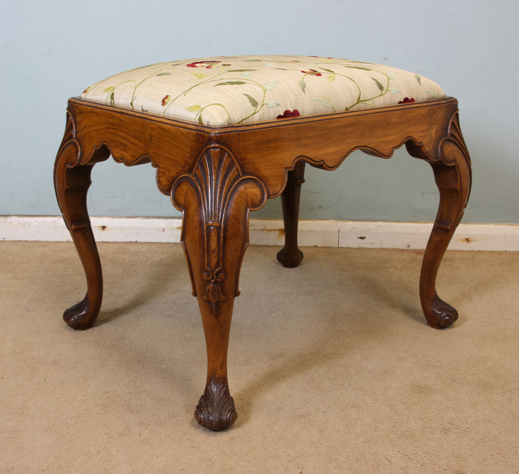 11063r1 Antique Walnut Stool, Antique Queen Anne Style Walnut Dressing Table Stool