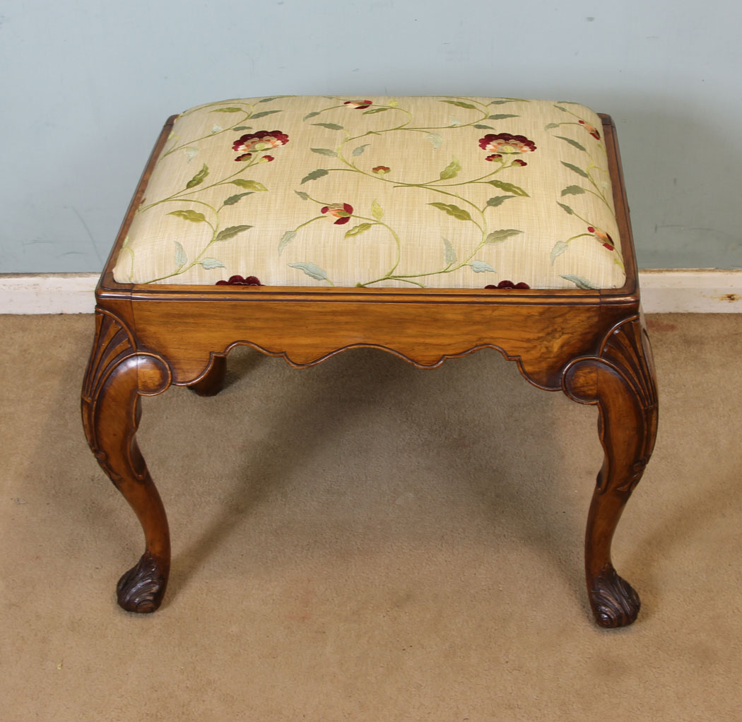11063r3 Queen Anne Style, Antique Walnut Stool, Antique Queen Anne Style Walnut Dressing Table Stool