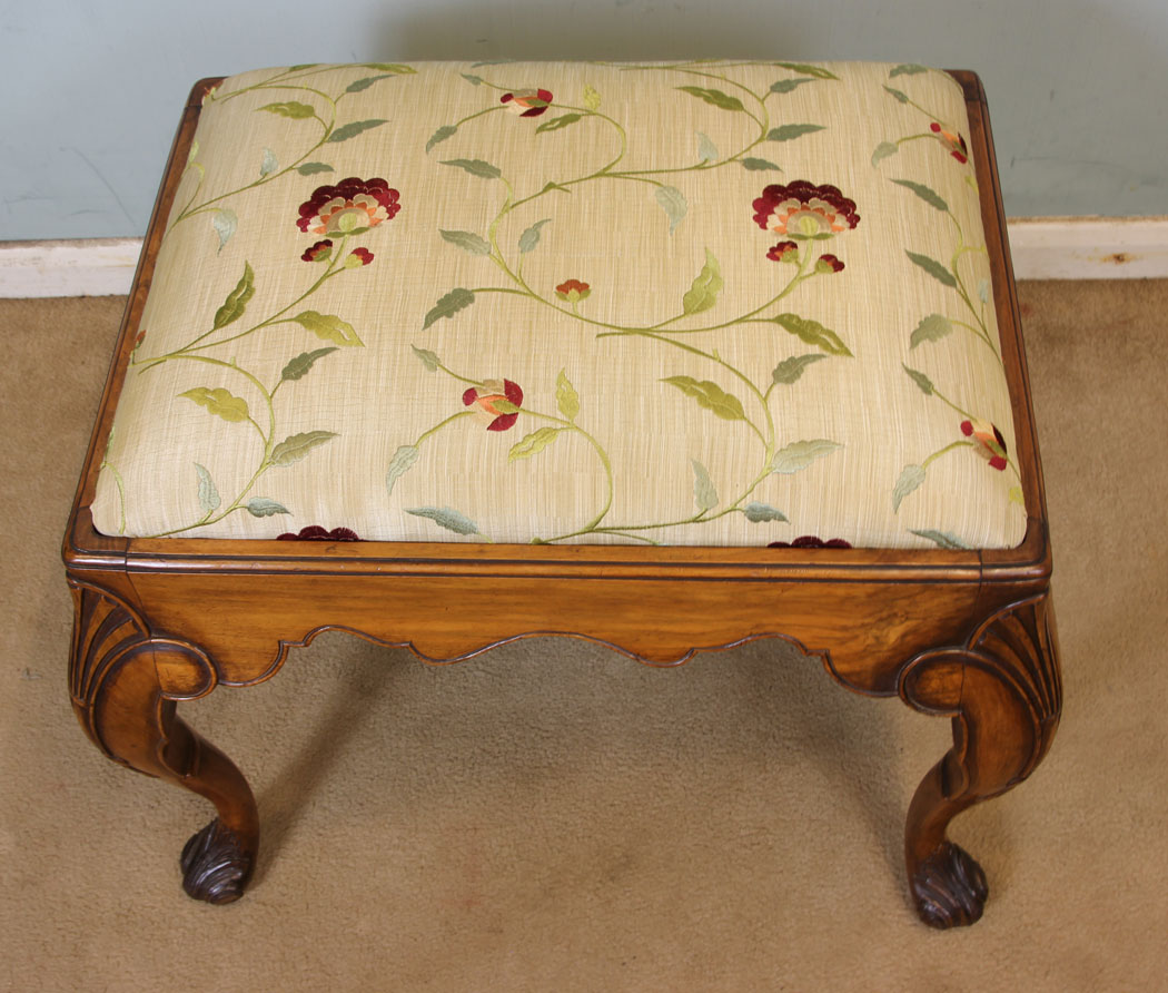 11063r6 Antique Walnut Stool, Scroll Shaped Legs, Antique Queen Anne Style Walnut Dressing Table Stool