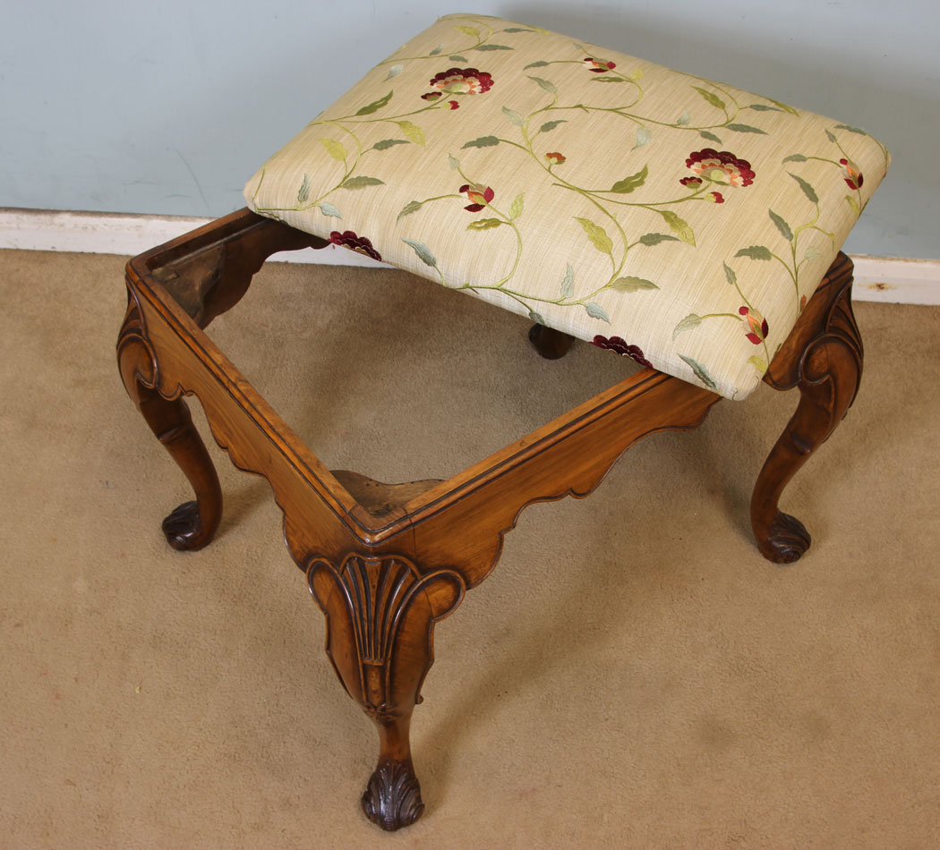 11063r9 Queen Anne Style, Antique Walnut Stool, Antique Queen Anne Style Walnut Dressing Table Stool