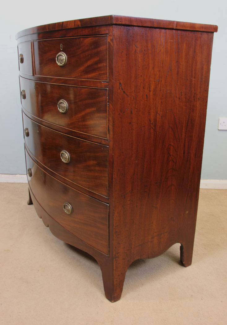 11065r5 19th Century Antique Bow Front Chest of Drawers, Antique Victorian Mahogany Bow Fronted Chest of Drawers.