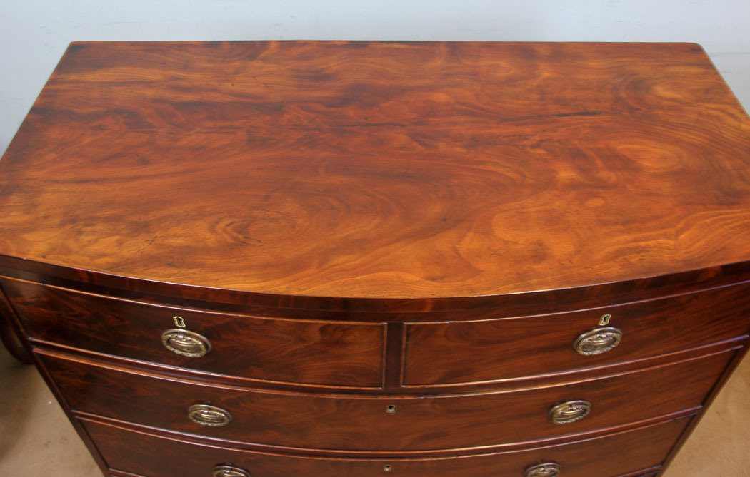 11065r6 Antique Bow Front Figured Mahogany Chest of Drawers, Antique Victorian Mahogany Bow Fronted Chest of Drawers.