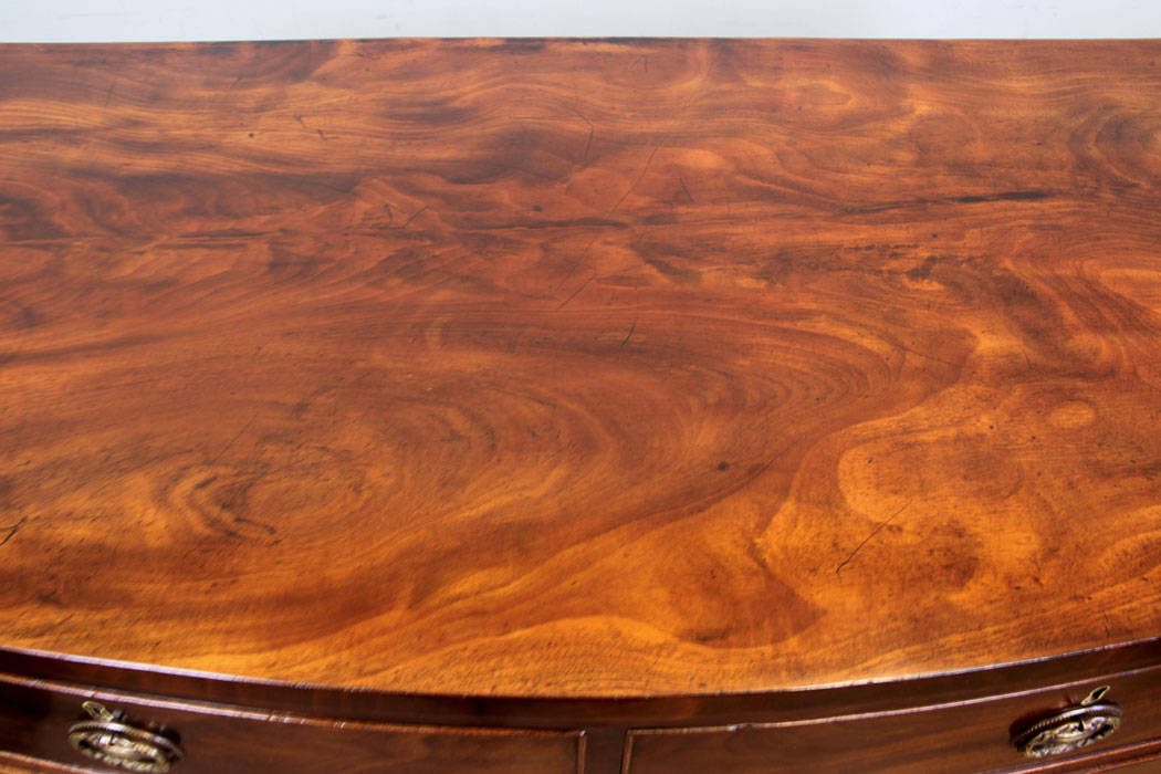 11065r9 Antique 19th Century Chest of Drawers, Antique Victorian Mahogany Bow Fronted Chest of Drawers.