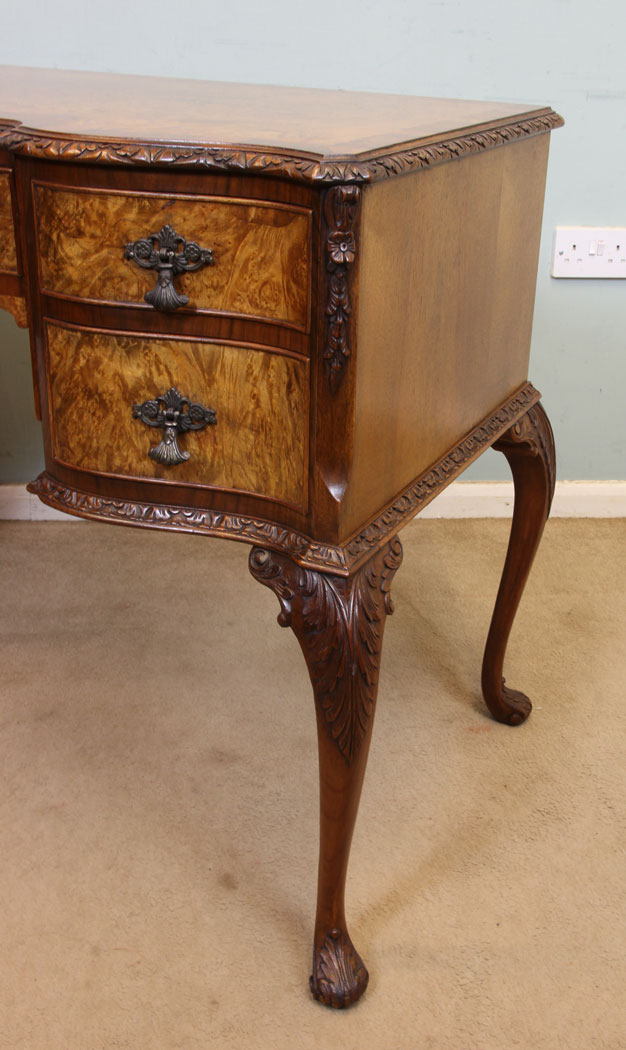 11073r5 Antique Walnut Dressing Table, Burr Walnut Writing Side Table / Dressing Table