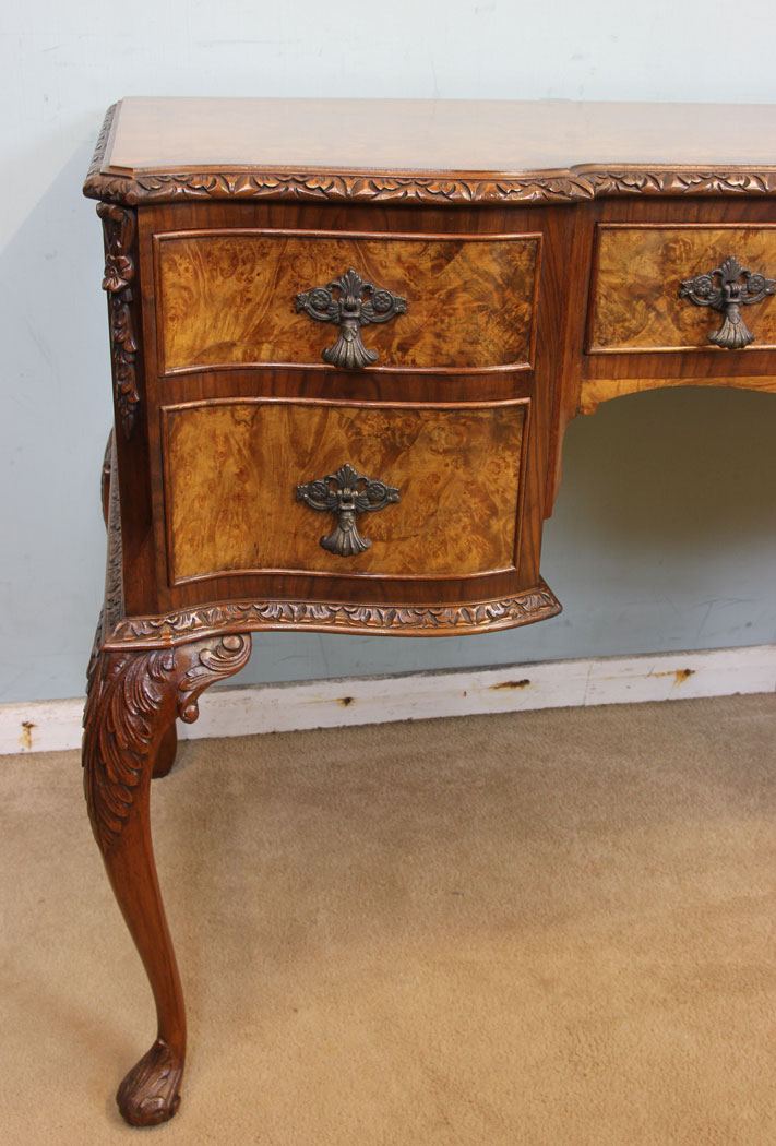 11073r9 Antique Dressing Table, Burr Walnut Writing Side Table / Dressing Table