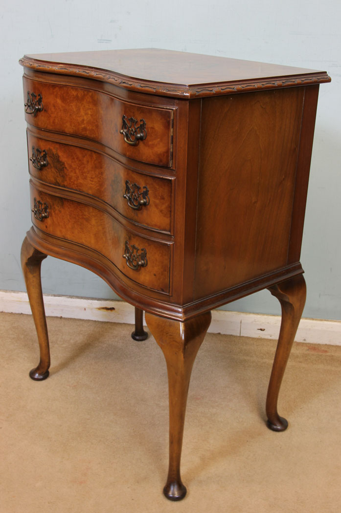 11077r5 Antique Small Burr Walnut Chest Drawers, Bedside Table, London, Small Shaped Figured Walnut Chest of Drawers.