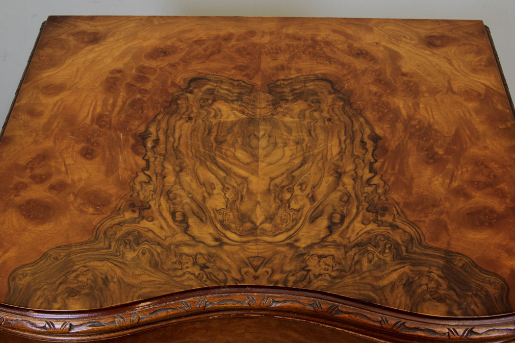 11077r7 Antique Burr Walnut Chest Drawers,