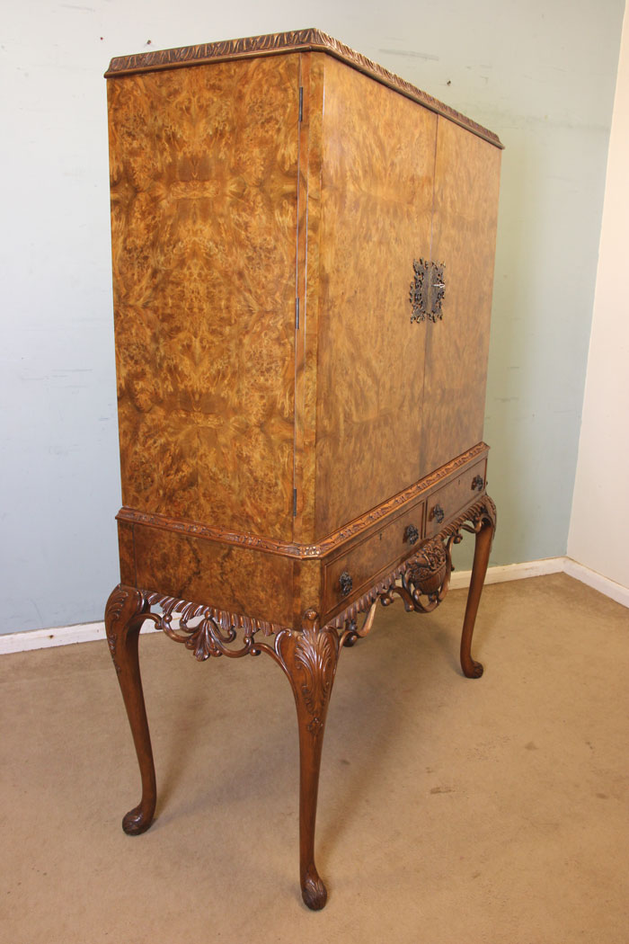 Quality Antique Burr Walnut Cocktail Drinks Cabinet,