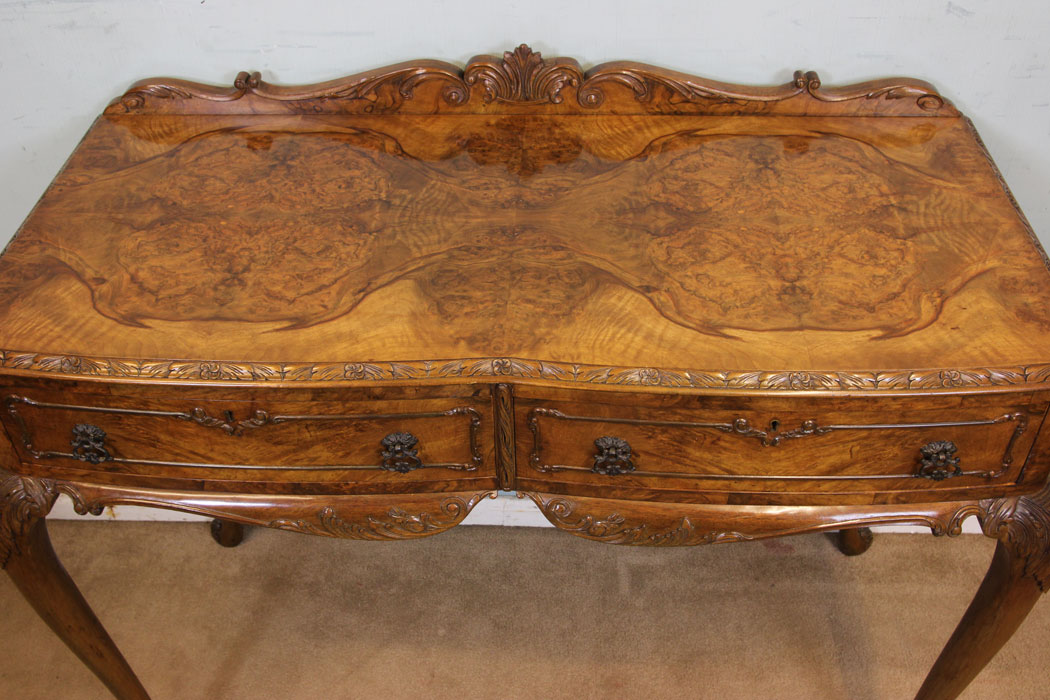 Queen Anne Style Antique Walnut Side Table,