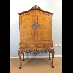 Quality Antique Burr Walnut Cocktail Drinks Cabinet