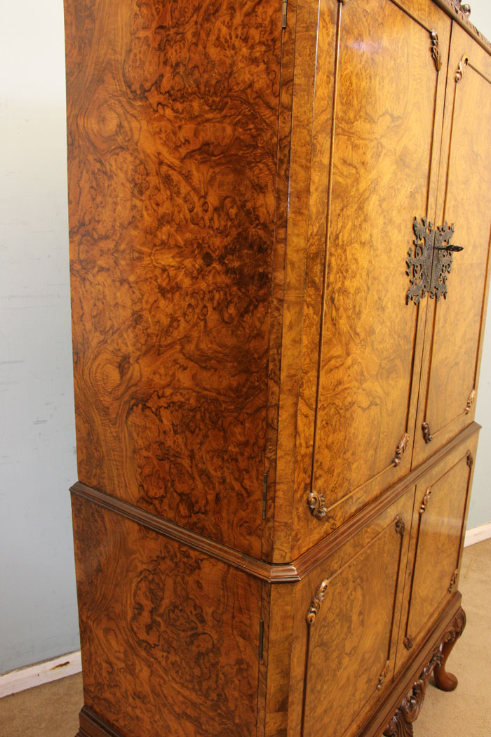 Antique Burr Walnut Cocktail Drinks Cabinet, (10) Antique Burr Walnut Queen Anne Style Cocktail Drinks Cabinet