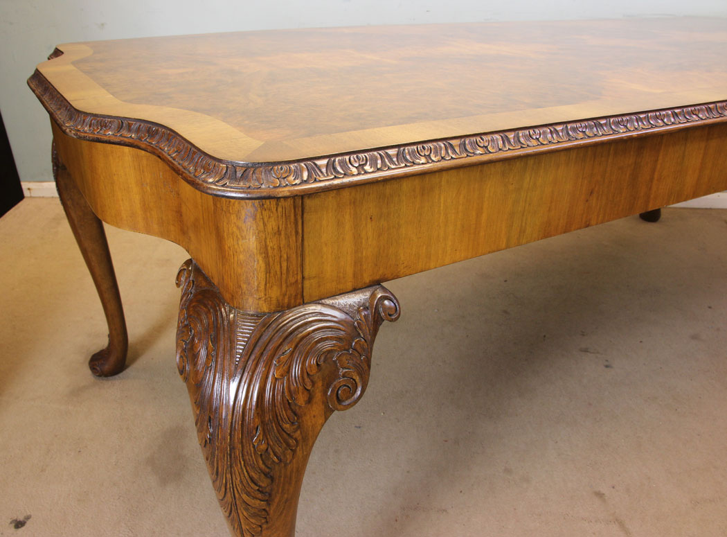 Antique Burr Walnut Eight Seater Dining Table, Queen Anne Style, Burr Walnut Queen Anne Style Dining Table
