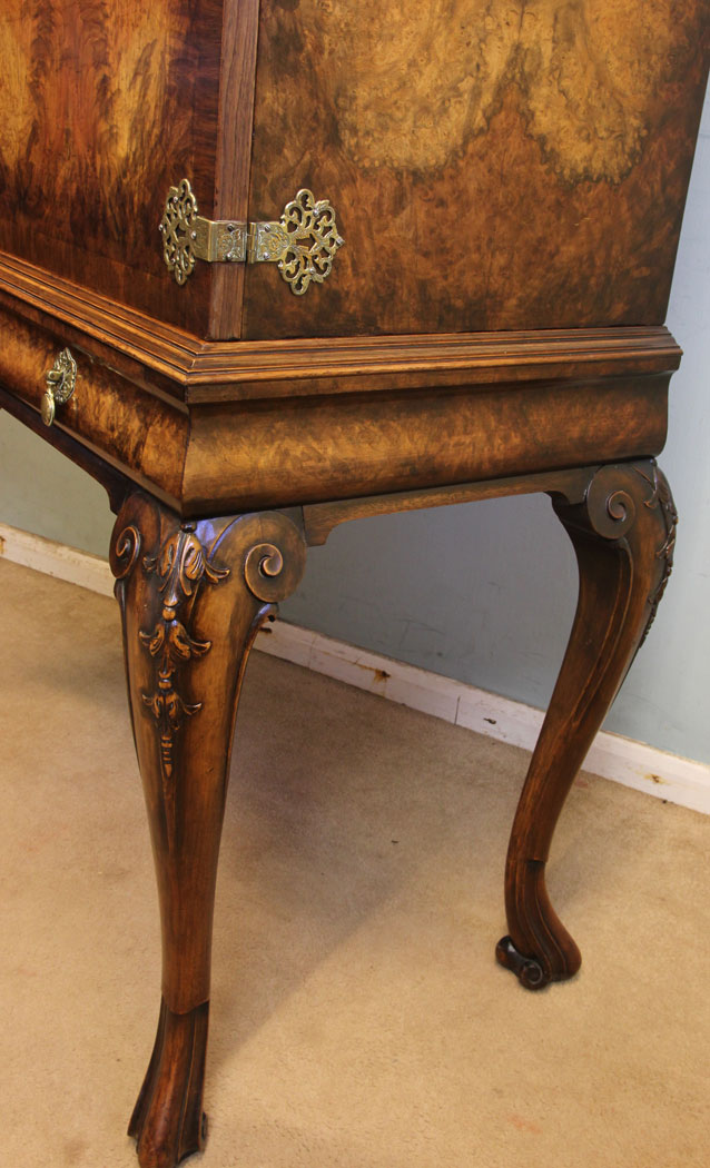 Antique Cocktail Drinks Cabinet, London, Antique Burr Walnut Cocktail Drinks Cabinet