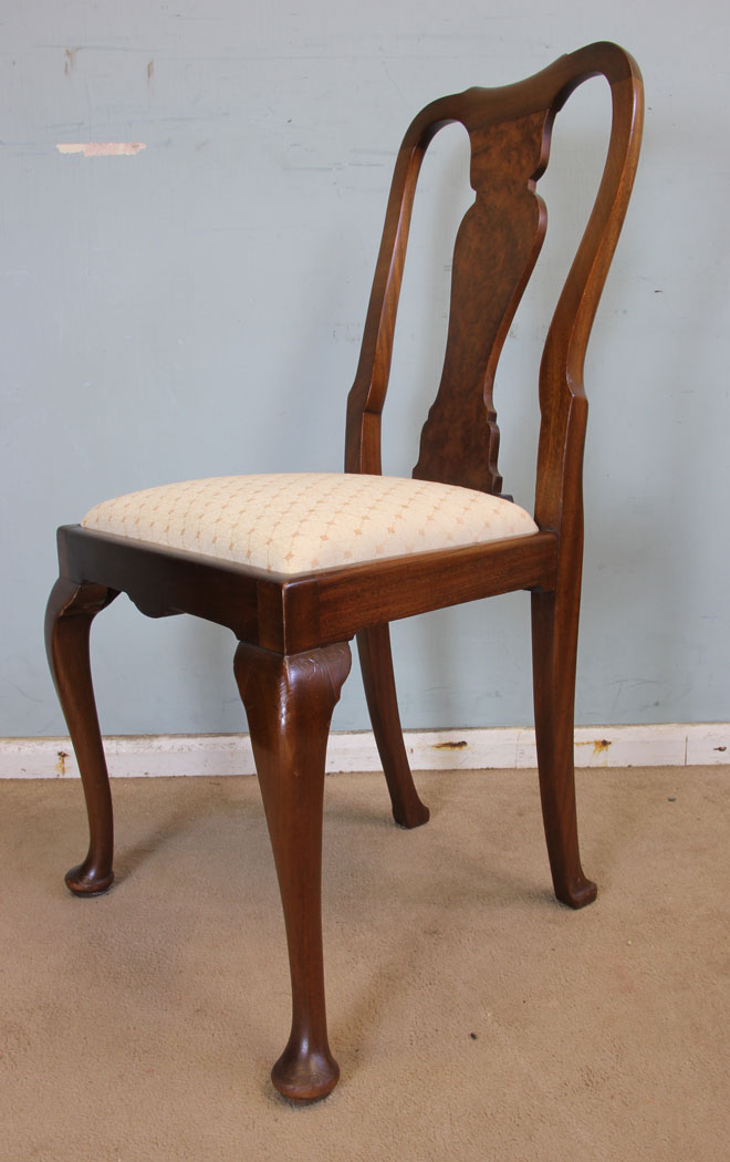 Set Four Antique Dining Chairs, Set of Four Walnut Queen Anne Style Dining Chairs