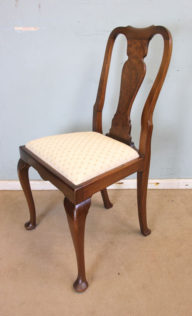 Set Four Antique Walnut Dining Chairs, Set of Four Walnut Queen Anne Style Dining Chairs