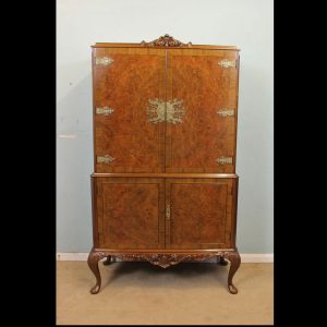Antique Burr Walnut Queen Anne Style Cocktail Drinks Cabinet.