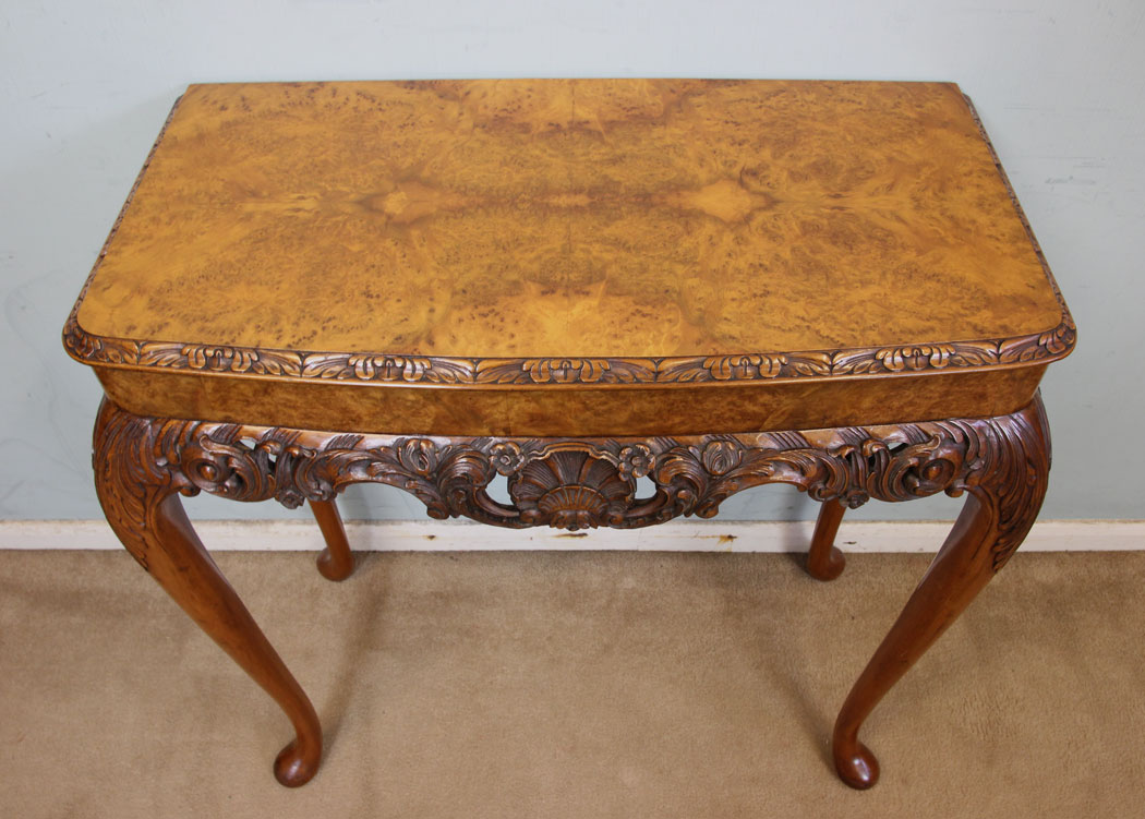 Antique Burr Walnut Console Side Table, London, Antique Queen Anne Style Burr Walnut Side Table