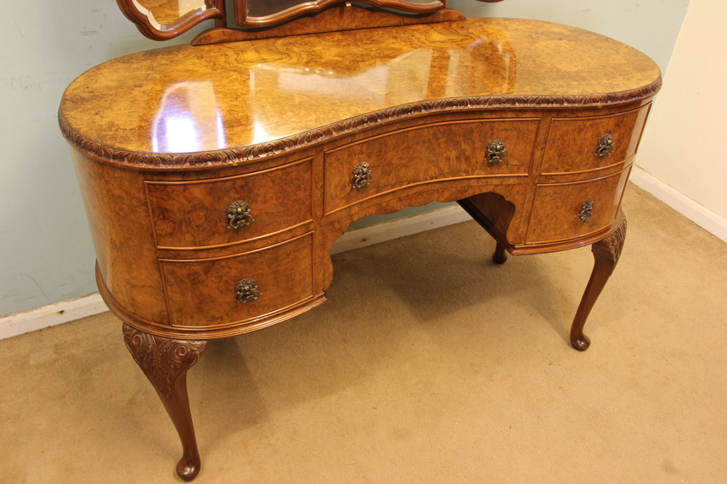 Antique Dressing Table, London, Antique Burr Walnut Triple Mirror Dressing Table.