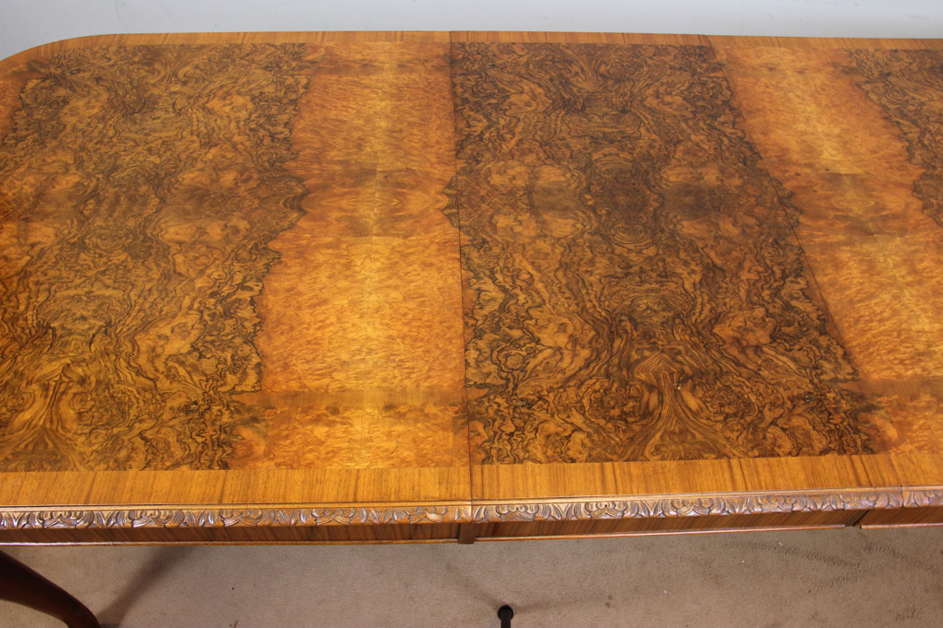Antique Queen Anne Style Dining Table, London. Antique Burr Walnut Queen Anne Style Extending Dining Table.
