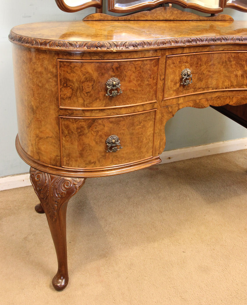 Antique Walnut Dressing Table, Antique Burr Walnut Triple Mirror Dressing Table.