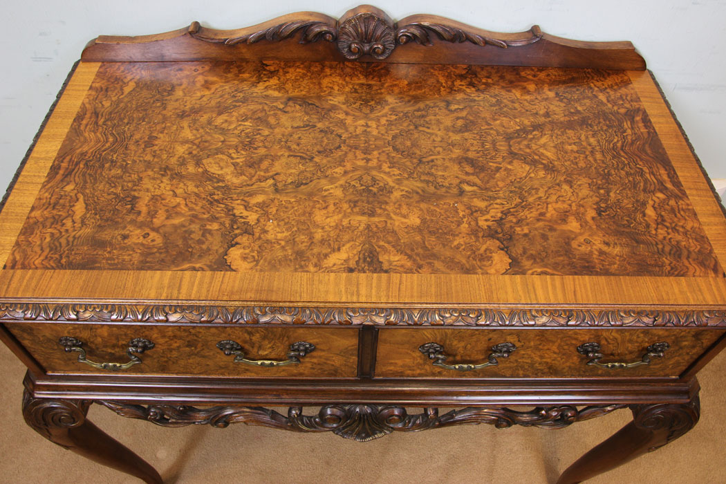 Queen Anne Style Burr Walnut Side Table, London, Antique Queen Anne Style Burr Walnut Side Table.
