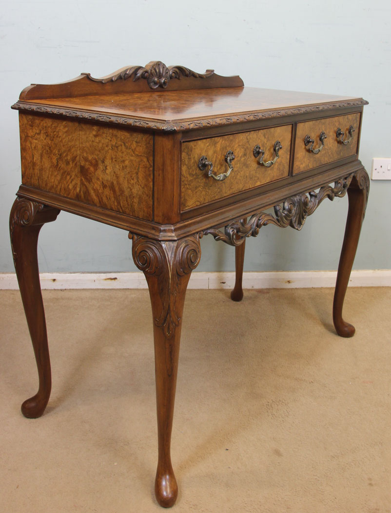 Queen Anne Style Side Table London, Antique Queen Anne Style Burr Walnut Side Table.
