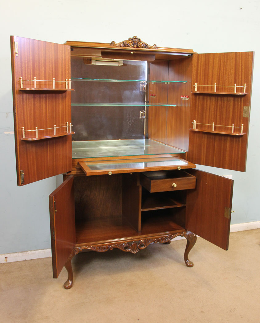 Vintage Walnut Antique Drinks Cabinet, Antique Shop, . Antique Burr Walnut Queen Anne Style Cocktail Drinks Cabinet.