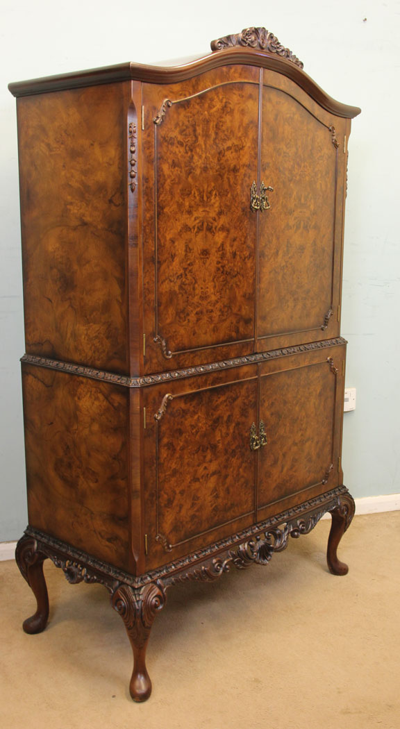 Queen Anne style Cocktail cabinet, London, Burr Walnut Cocktail Cabinet