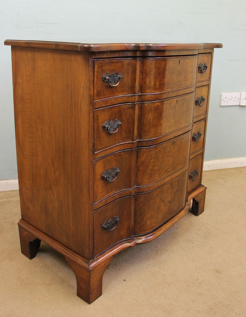 Antique Figured Walnut Chest of Drawers, Antique Walnut Shaped Front Chest of Drawers