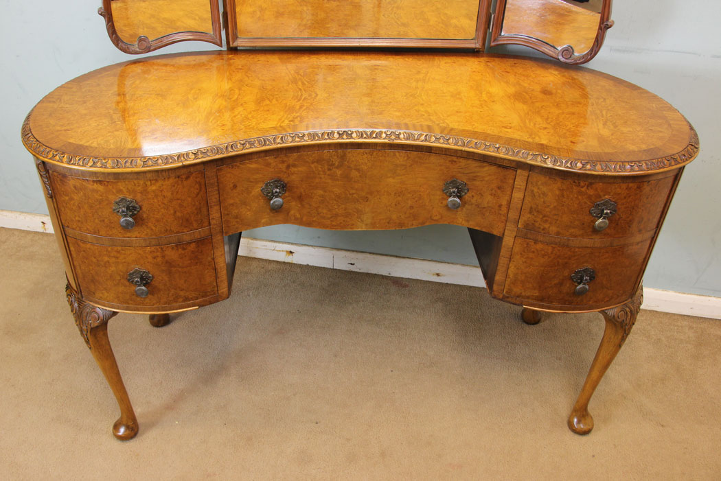 Antique Walnut Dressing Table, London, Antique Burr Walnut Triple Mirror Dressing Table