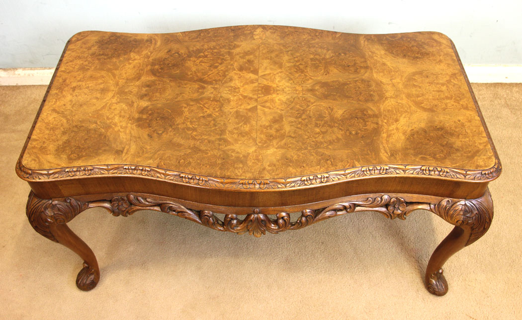 Antique Burr Walnut Coffee Table London, Queen Anne Style Burr Walnut Shaped Coffee Table