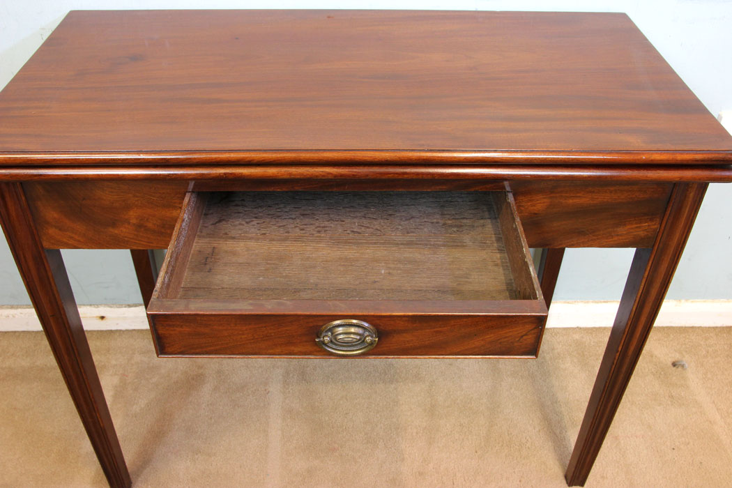 Antique Georgain Side Table, Antique Georgian Mahogany Side Table / Tea Table