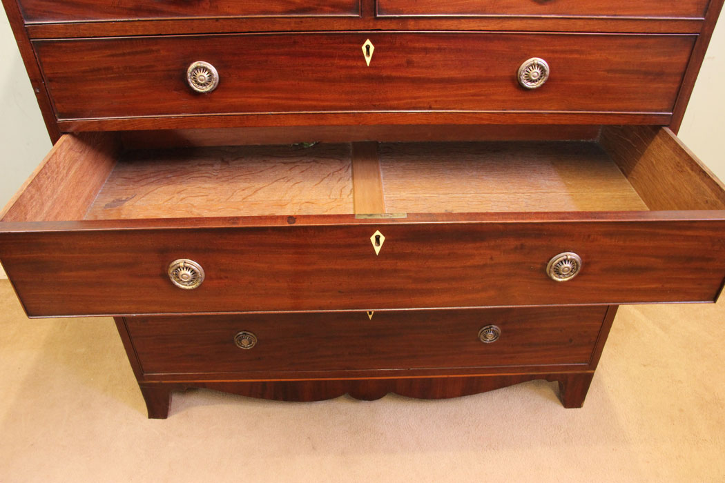 Antique Mahogany Chest of Drawers, 19th Century, Antique Victorian Mahogany Chest of Drawers.