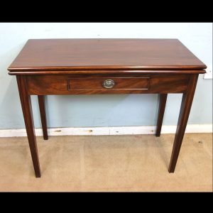 Antique Georgian Mahogany Side Table / Tea Table