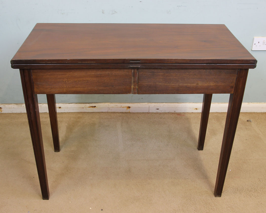 Quality Antique Georgain Side Table, Antique Georgian Mahogany Side Table / Tea Table