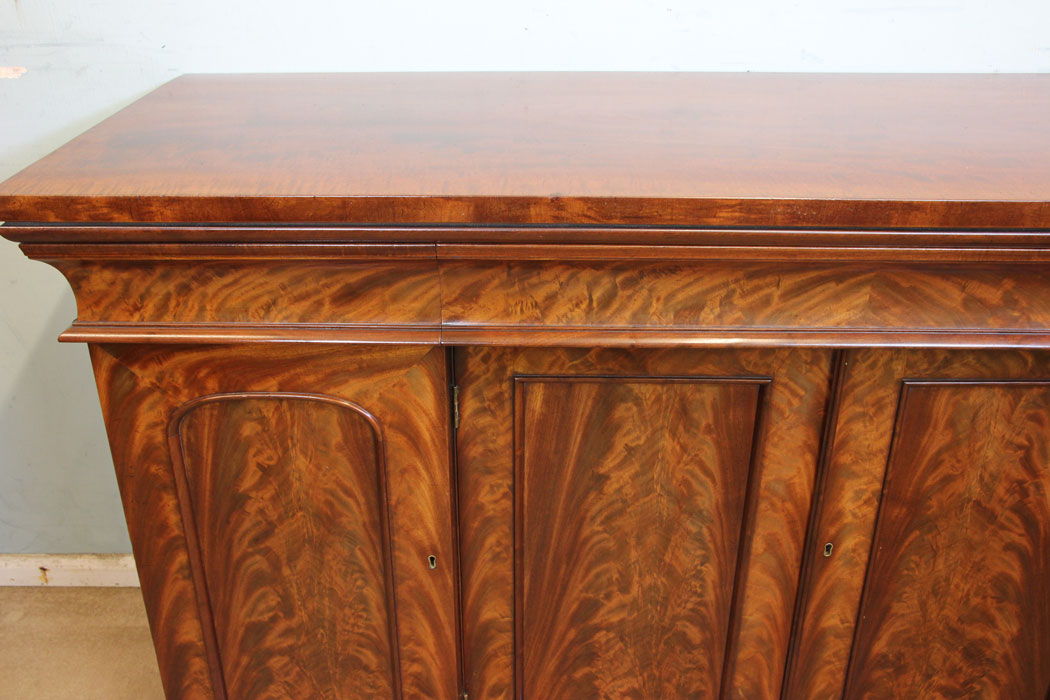 Quality Mahogany Chiffonier Sideboard, Quality Victorian Mahogany Chiffonier Sideboard Base