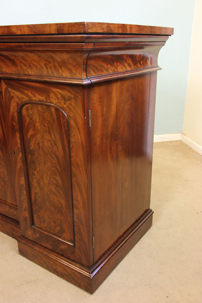 Quality Mahogany Sideboard, London, Quality Victorian Mahogany Chiffonier Sideboard Base
