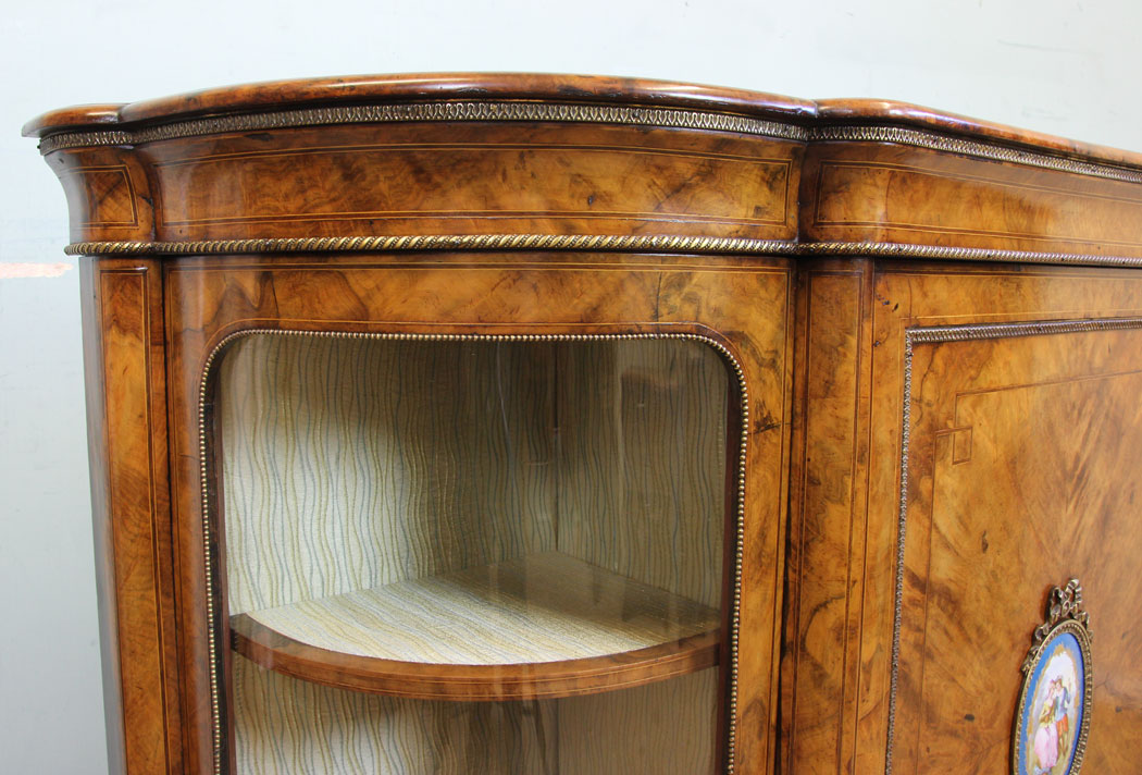 11213r5 Antique Victorian Burr Walnut Credenza, London, Quality Victorian Burr Walnut Credenza Sideboard