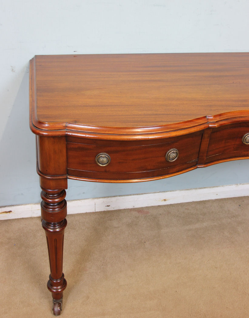 Antique Victorian Mahogany Shaped Side Table11218r8 Antique Victorian Mahogany Shaped Side Table