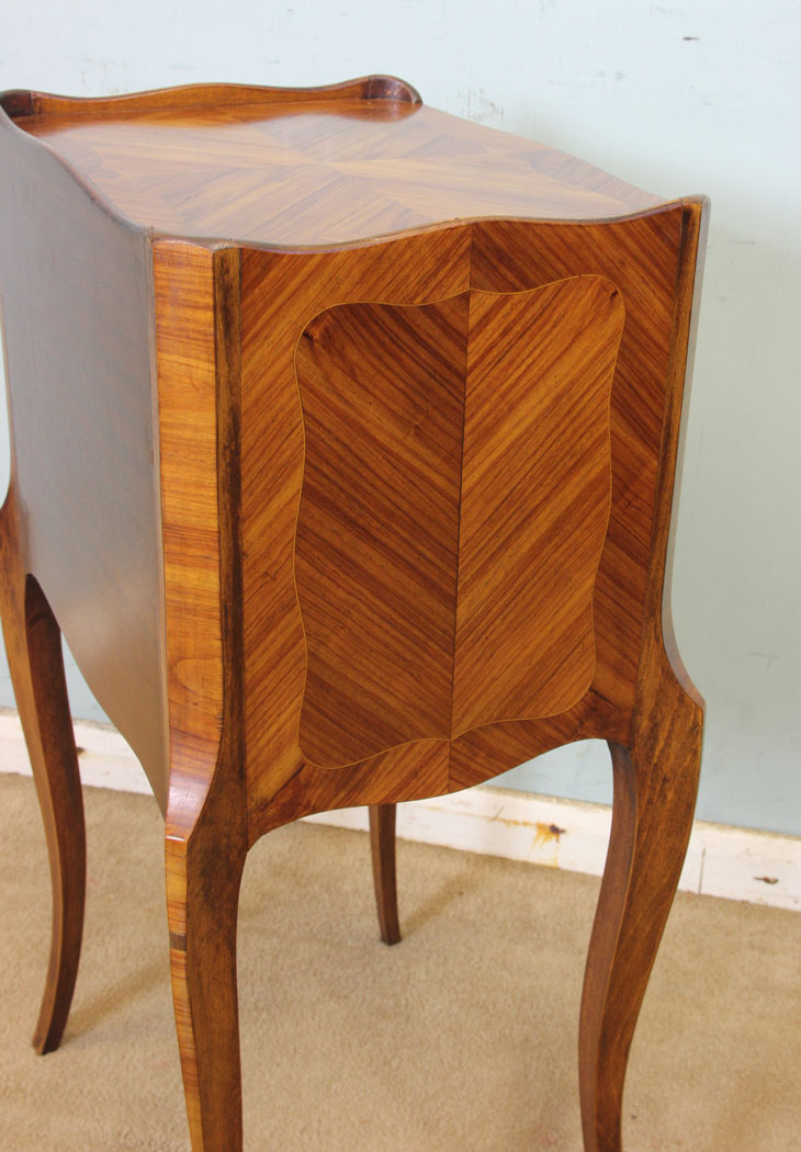 11225r7 Antique Kingwood Side Table / Bedside Table Antique Kingwood Side Table / Bedside Table