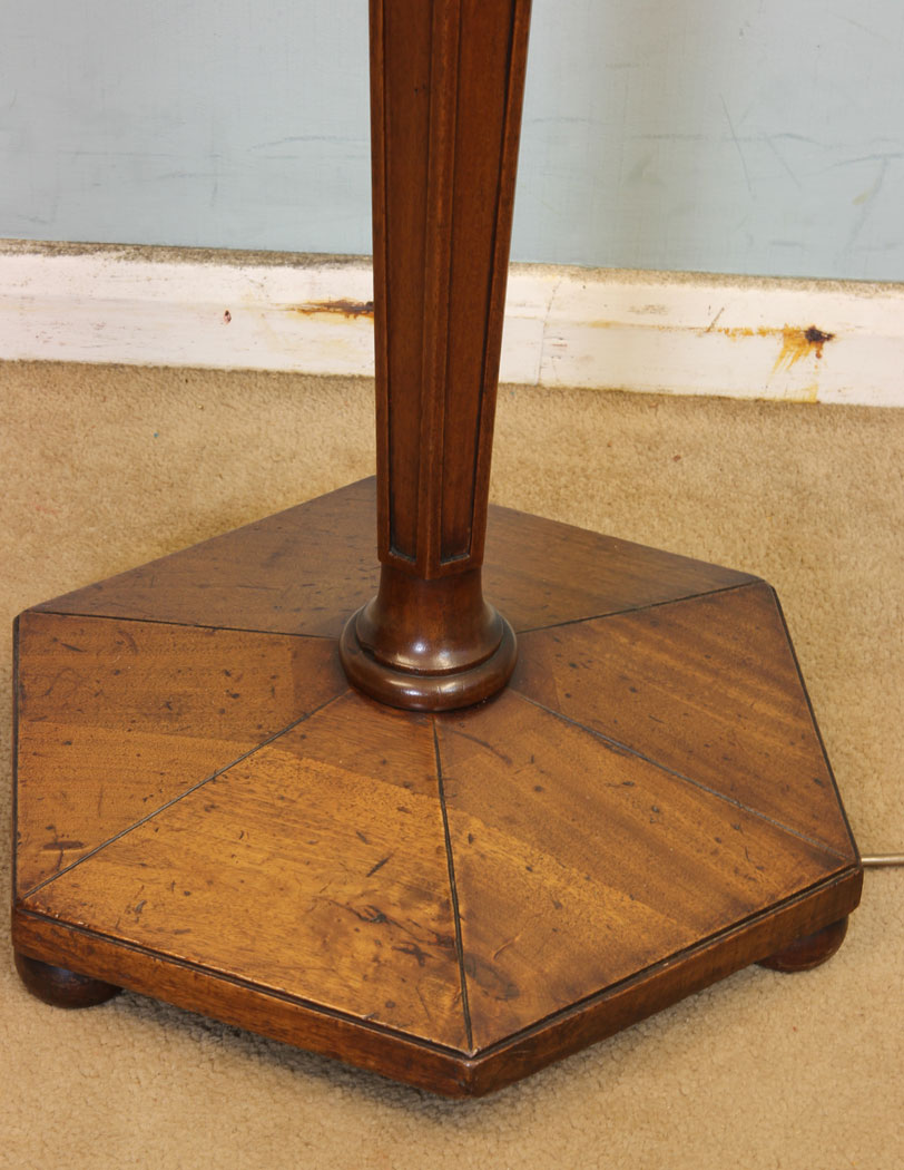 11230r3 Antique Walnut Standard Lamp. Antique Walnut Standard Lamp.