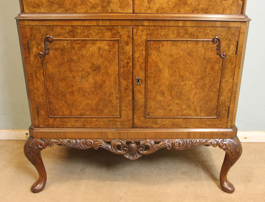 11253r4 Burr Walnut Cocktail Drinks Cabinet, Burr Walnut Queen Anne Style Cocktail Drinks Cabinet