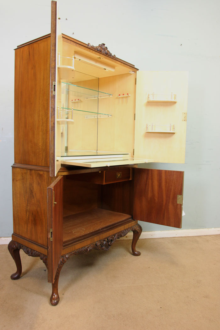 11253r7 Burr Walnut Cocktail Drinks Cabinet, Burr Walnut Queen Anne Style Cocktail Drinks Cabinet