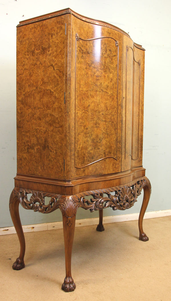 11267r12 Antique Burr Walnut Cocktail Drinks Cabinet, Antique Queen Anne Style Burr Walnut Cocktail Drinks Cabinet.