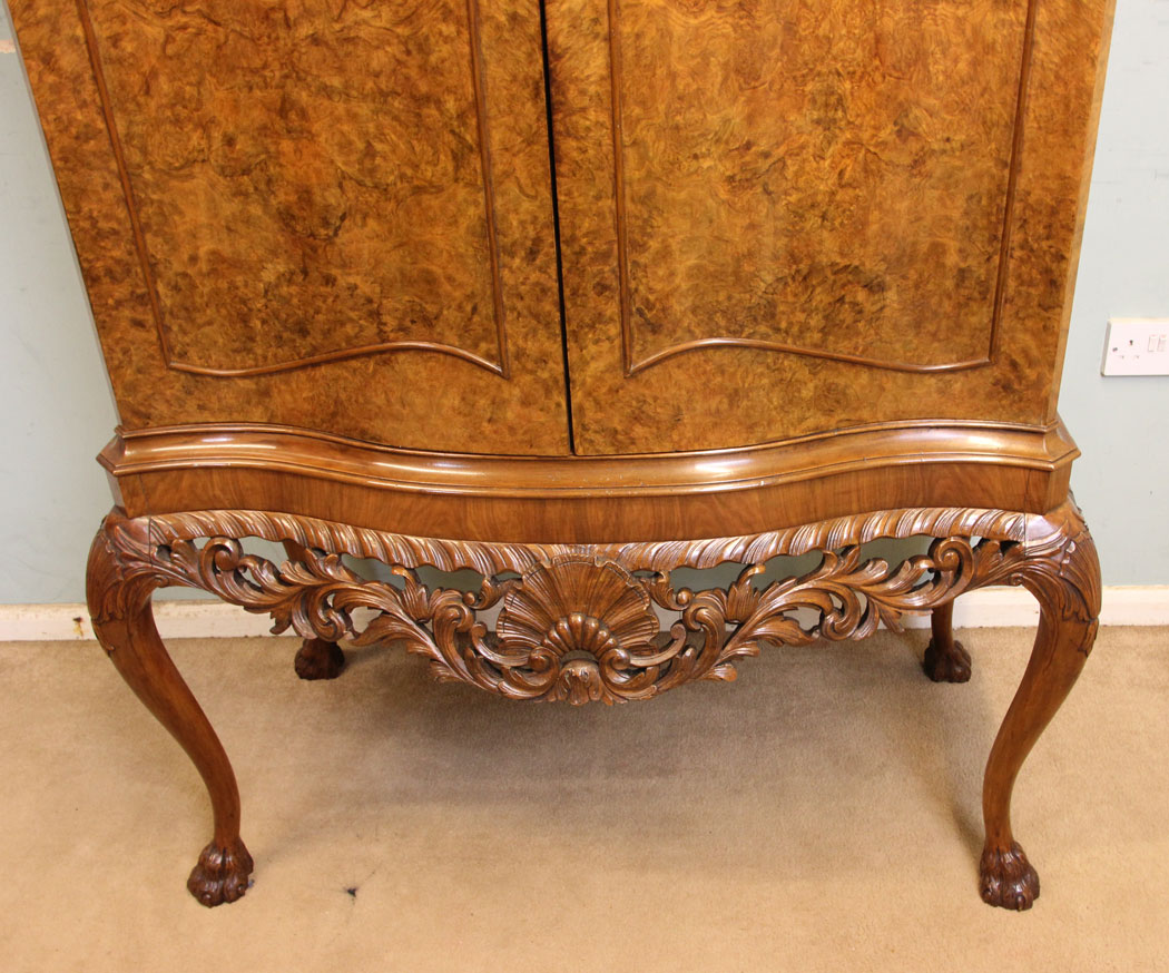 11267r18 Antique Burr Walnut Cocktail Drinks Cabinet, Antique Queen Anne Style Burr Walnut Cocktail Drinks Cabinet.