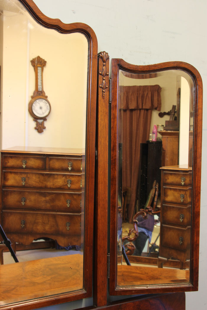 11281r10 Antique Burr Walnut Dressing Table, Antique Queen Anne Style Burr Walnut Triple Mirror Dressing Table