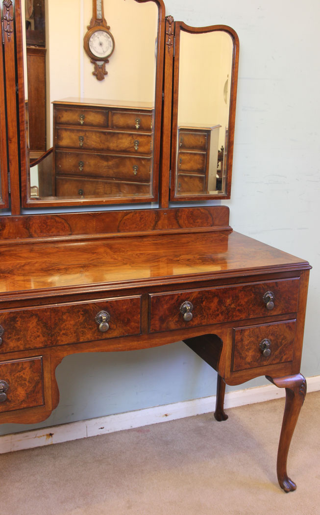 11281r12 Antique Burr Walnut Dressing Table, Antique Queen Anne Style Burr Walnut Triple Mirror Dressing Table