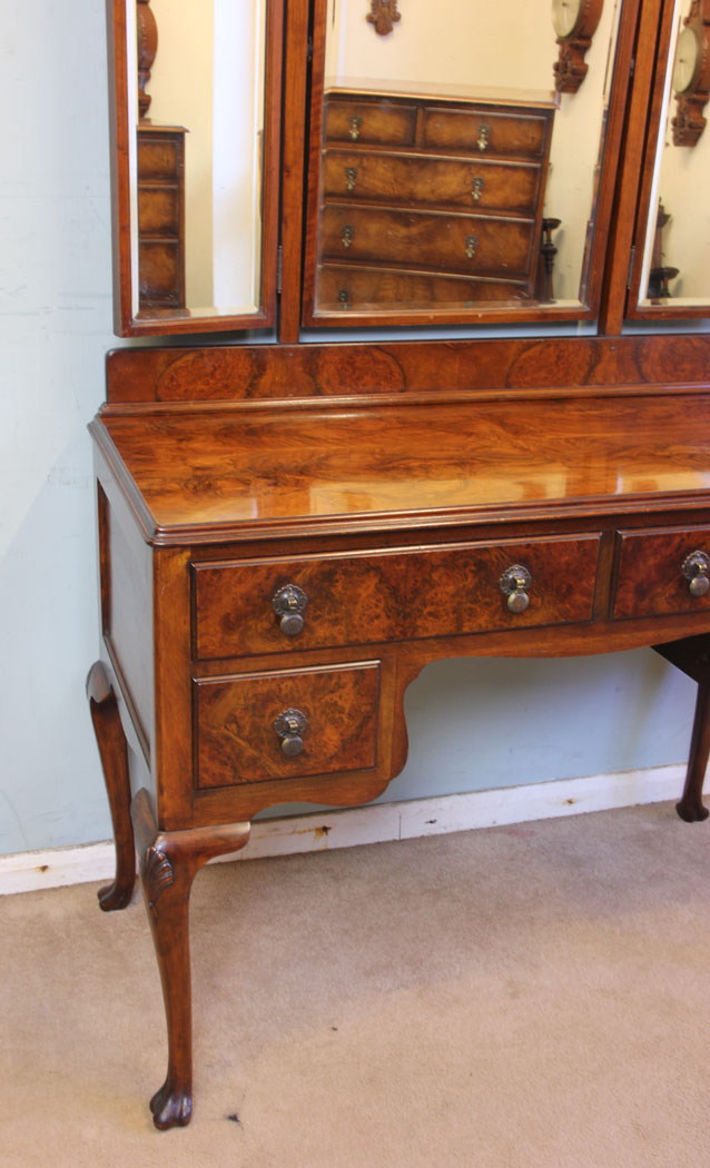 11281r2 Antique Burr Walnut Dressing Table, Antique Queen Anne Style Burr Walnut Triple Mirror Dressing Table