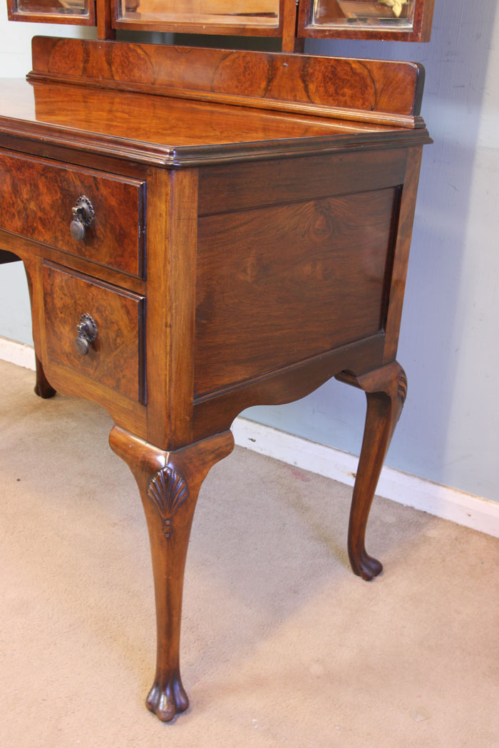 11281r3 Antique Burr Walnut Dressing Table, Antique Queen Anne Style Burr Walnut Triple Mirror Dressing Table