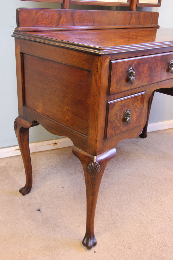 11281r4 Antique Burr Walnut Dressing Table, Antique Queen Anne Style Burr Walnut Triple Mirror Dressing Table